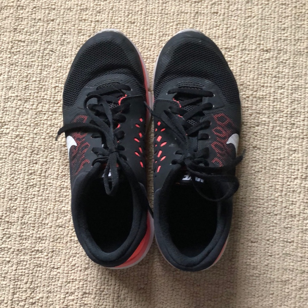 WOMENS PINK & BLACK NIKE TRAINING/RUNNING SNEAKERS